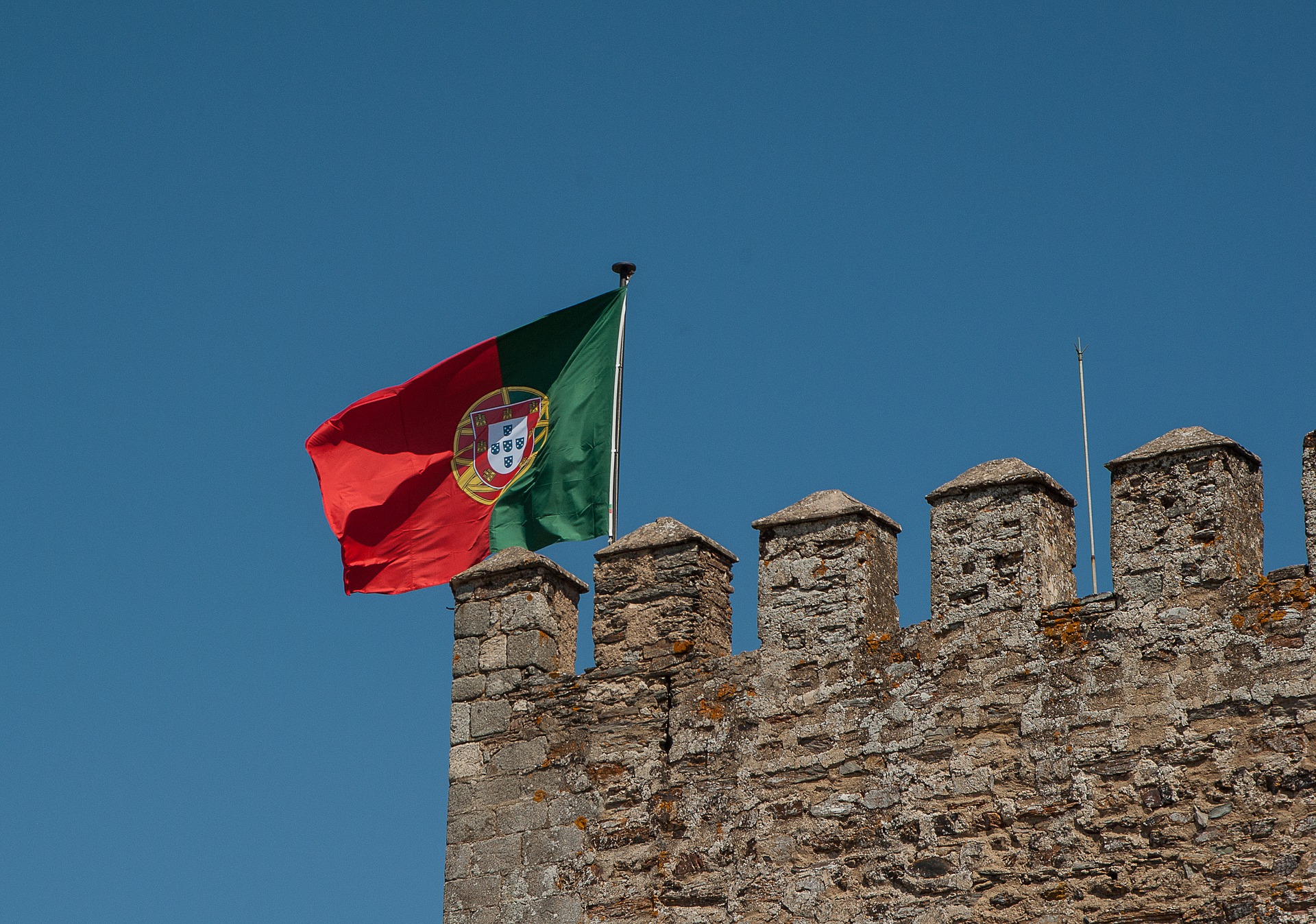 A lei de nacionalidade portuguesa foi alterada, só que não...